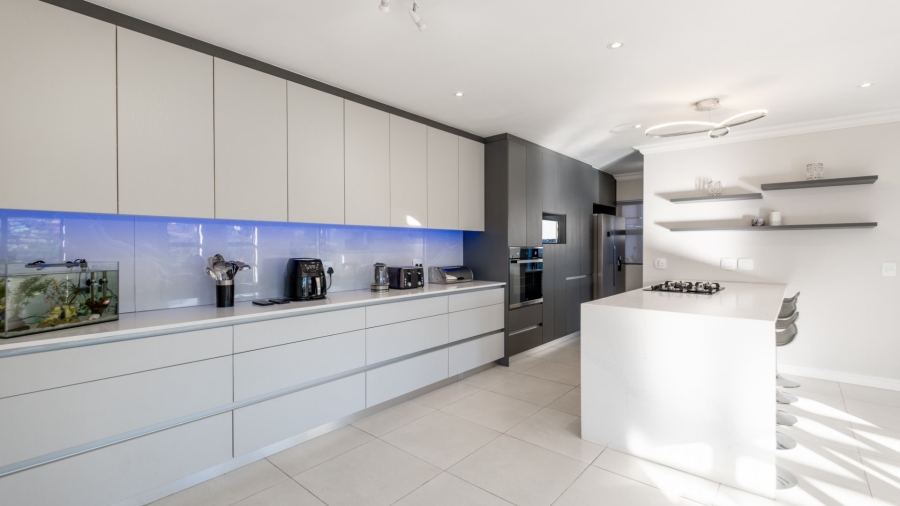 4 Bedroom Property for Sale in Welgelegen Western Cape